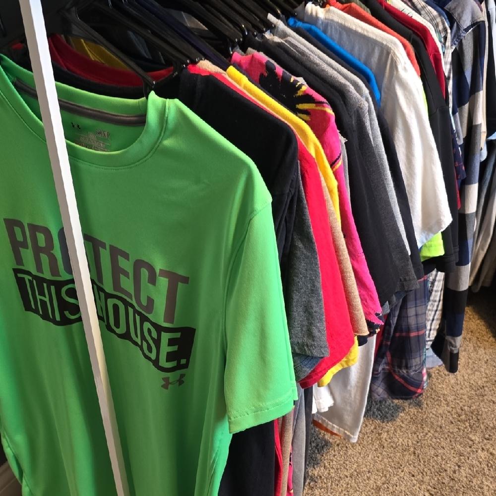 Mystery Buy! Mens Small And Med T Shirts, All Different Brands!